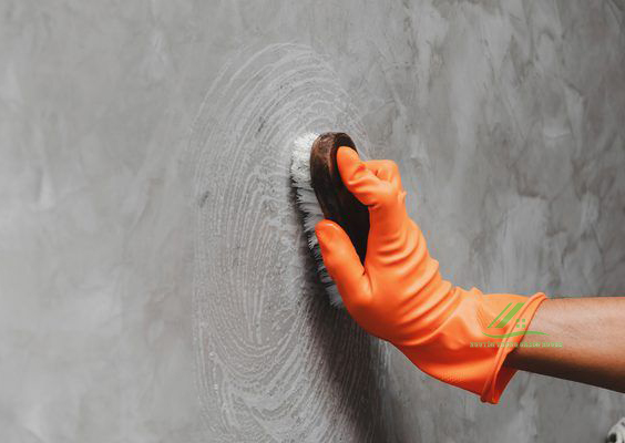 Đối với tường nhà bị bụi bẩn, chỉ cần dùng bàn chải kết hợp với xà bông giúp đánh bay lớp bụi nhanh chóng