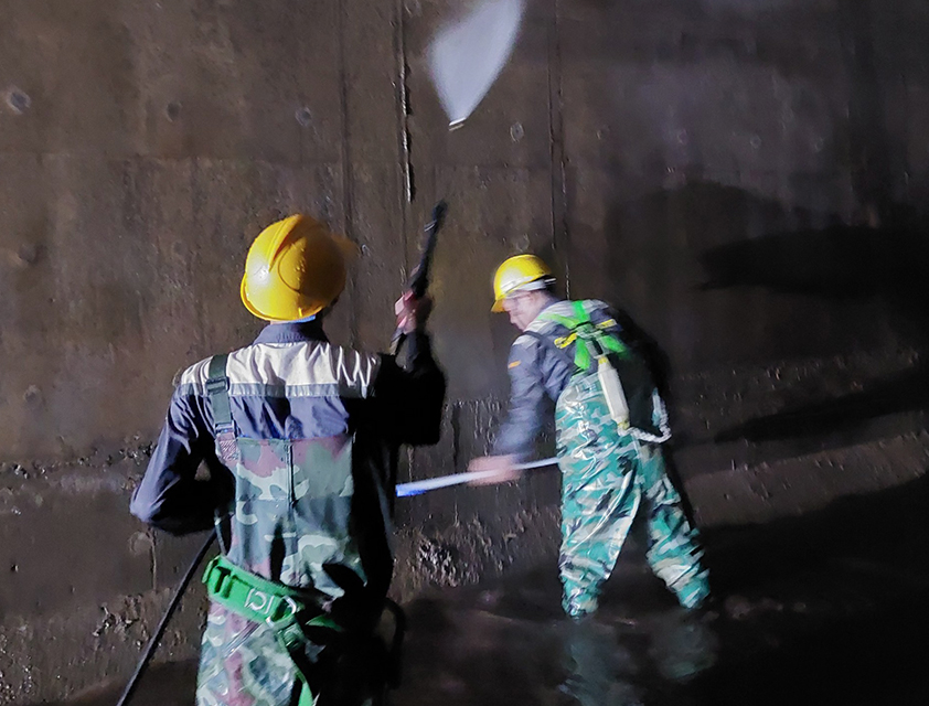 Dịch vụ vệ sinh bể nước ngầm chuyên nghiệp và hiệu quả