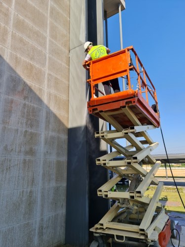 Tìm hiểu quy trình dịch vụ vệ sinh vách panel ở Bình Phước