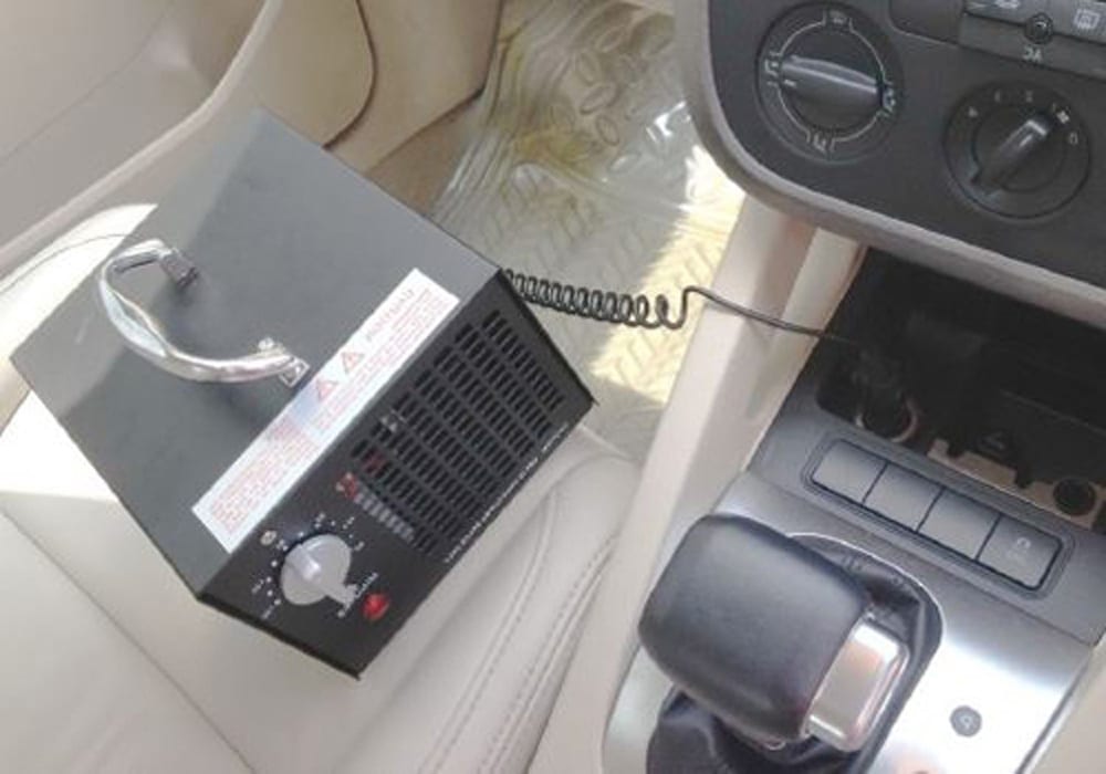 Đánh bay mùi khó chịu với dịch vụ khử mùi nội thất ô tô