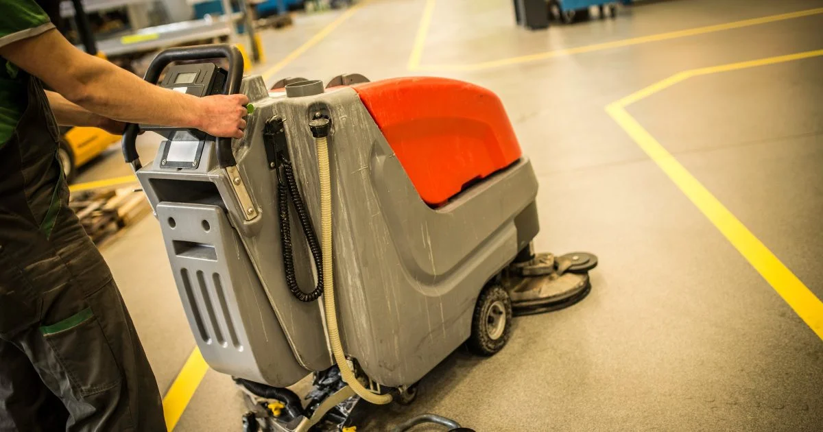 Giải pháp hiệu quả cho dịch vụ vệ sinh sàn nhà xưởng công nghiệp