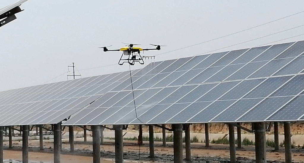 Vệ sinh kính nhà xưởng bằng Drone: Giải pháp tiên tiến, hiệu quả và an toàn! Vệ sinh kính nhà xưởng bằng Drone: Giải pháp tiên tiến, hiệu quả và an toàn!