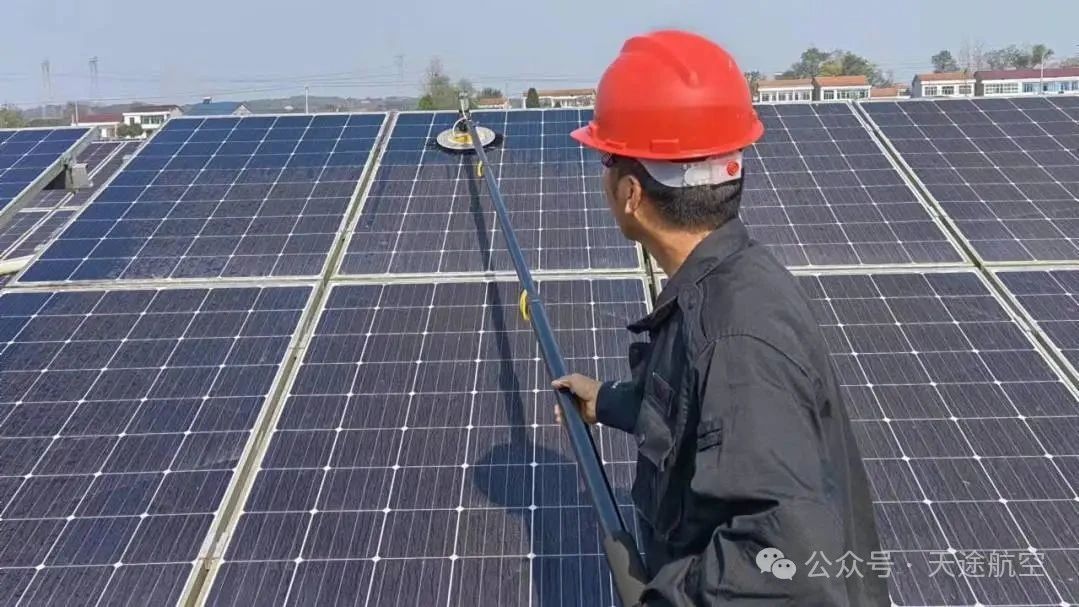 光伏板清洗:提高发电效率的最佳方法与技巧 光伏板清洗:提高发电效率的最佳方法与技巧